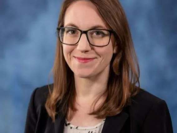 Headshot of Carolyn Barnett.